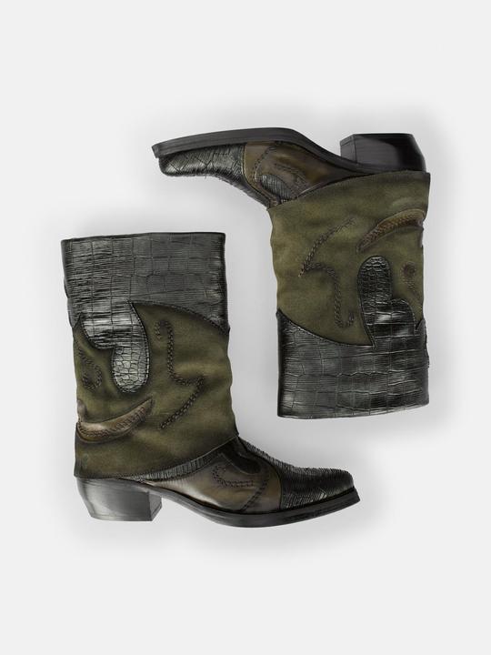 Actual product image Felmini CRETA D608, the irreverent cowboy boot from, is equipped with metallic leather parts that are (41)