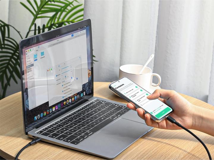 Produktbild Aukey CB-SCC241 USB-C Power Delivery PD 240W 5A 20V 1m Nylon Schwarz (1 m, USB 3.2 Gen 1, 240 W)