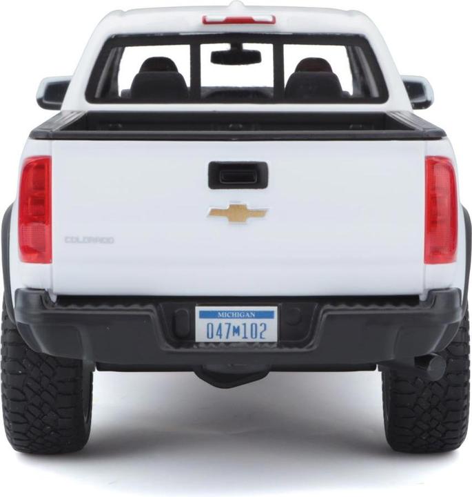 Actual product image Maisto Chevrolet Colorado ZR2 1/24 white