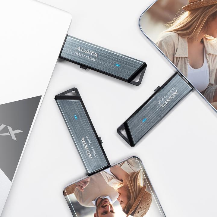 Actual product image Adata UE800 (2000 GB, USB-C)