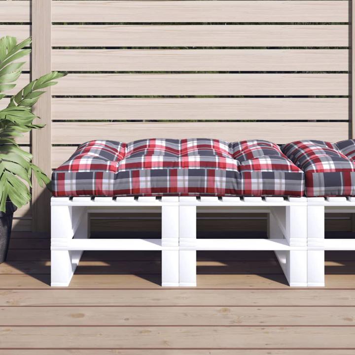 Red chequered pattern