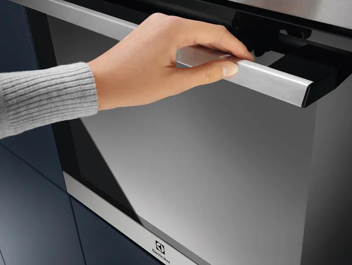 Actual product image Electrolux EOH2H00BX 58 L 2090 W A Stainless steel