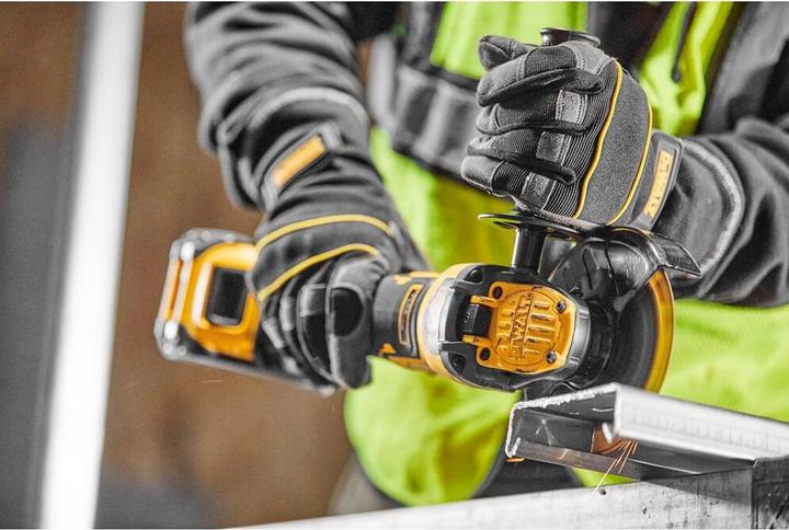 Actual product image DeWalt SZLIFIERKA KĄTOWA 18V 125mm REG. OBR. DCG409VSN (125 mm)
