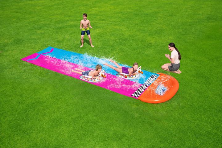 Produktbild Bestway 2er-Wasserrutsche mit aufblasbaren Lama-Schwimmtieren (4.88 m)
