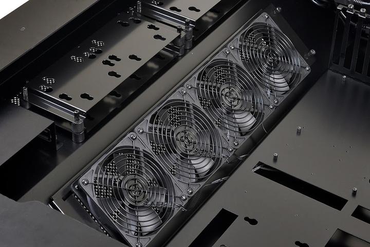 Actual product image Lian-Li Dk-04x (ATX, mATX, E-ATX)