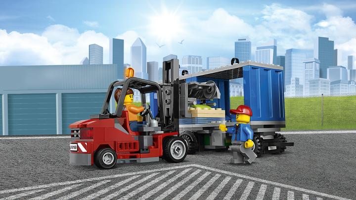 Actual product image LEGO Cargo terminal (60169, LEGO City)