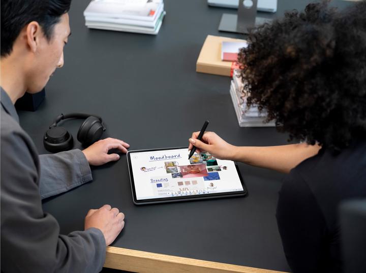 Produktbild Microsoft Surface Laptop Studio (14.40", Intel Core i7-11370H, 16 GB, 512 GB, CH)
