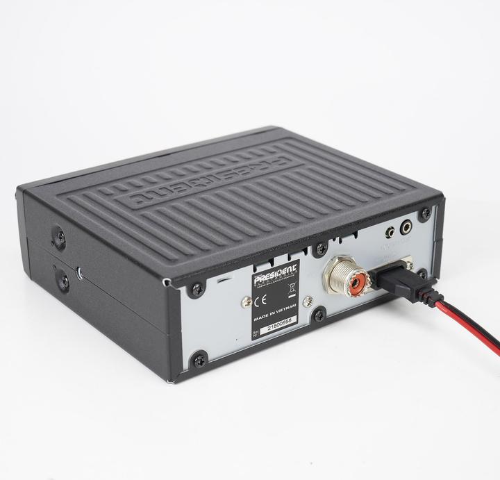 Produktbild PNI Stromkabel mit 3 Pins und 5A-Sicherung für CB-Funkgeräte, Länge 200 cm (2 m)