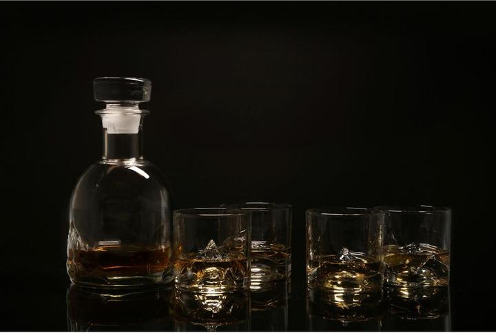 Actual product image Lite-On The Peaks whiskey glasses with decanter, 5-piece set (5 x, Whisky glass)