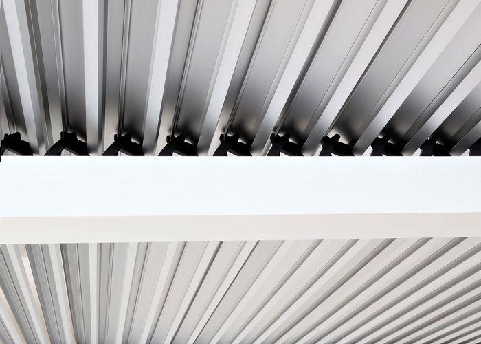 Produktbild Mendler Alu Pergola HWC-L41, Lamellen-Pavillon, stabiles 8cm-Metall-Gestell 3x6m - weiss (300 cm, 600 cm)