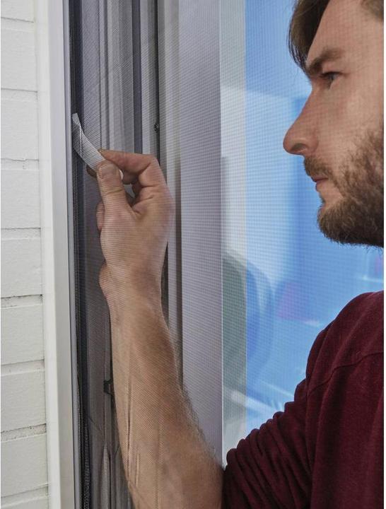 Produktbild tesa 2x Insektenschutz COMFORT für Fenster, mit Klettband, selbstklebend, ohne Bohren (100 x 100 cm)