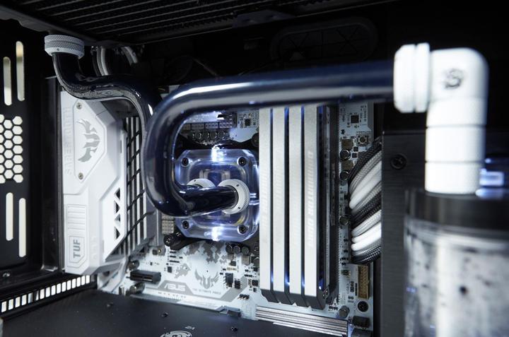 Actual product image Joule Performance Craft 3 (Intel Core i7-6700K, 32 GB, 512 GB, GeForce GTX 1070)
