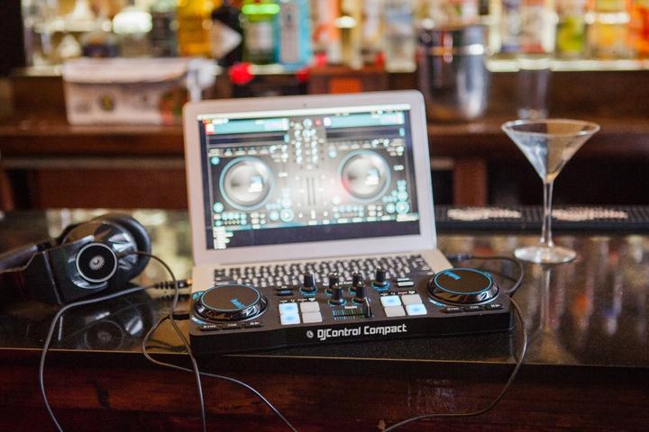Produktbild Hercules DJControl Compact