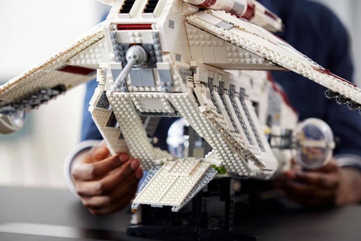 Actual product image LEGO UCS Republic Gunship (75309, LEGO Star Wars, LEGO Rare Sets)