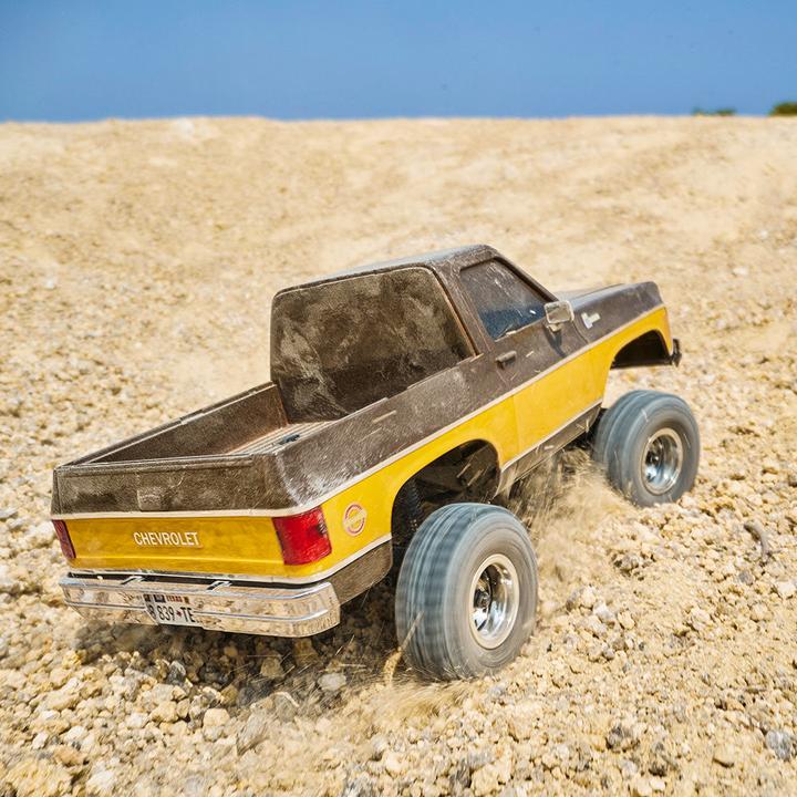 Image du produit FMS Chevrolet K5 Blazer 1:24 marron - RTR 2.4GHz (RTR Prêt à fonctionner)