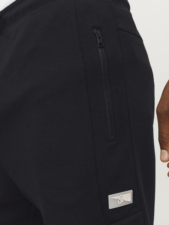 Actual product image Jack & Jones Reissverschlusstasche Interlock Sweatshorts (XS)