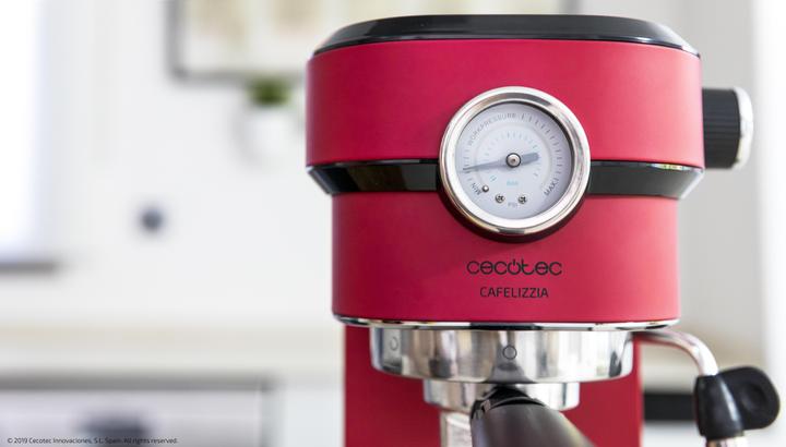 Actual product image Cecotec Red, With pressure gauge (EU plug)