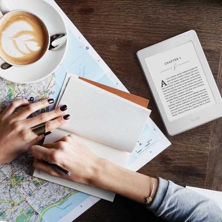 Actual product image Amazon Kindle Paperwhite (2015) - Special Offers (6", 4 GB, White)