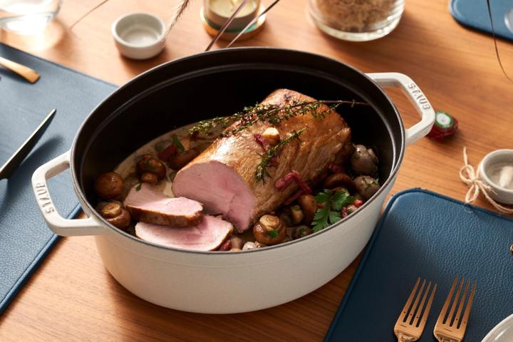 Actual product image Staub Oval Cocotte (33 cm, Casserole + Stewpot, Cast iron)