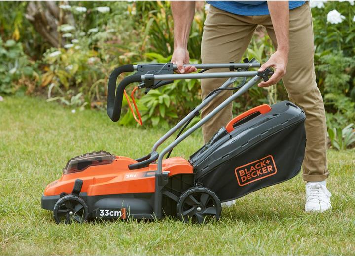 Actual product image Black & Decker Battery Lawn Mower BCMW3336L2 Kit (Rechargeable battery operated)
