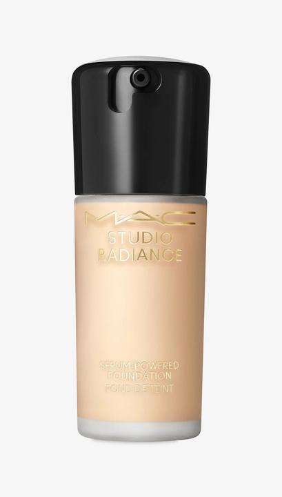Actual product image MAC Cosmetics M.A.C. Studio Rad Serum Pow Fond de Teint NC17 (No. NC17)