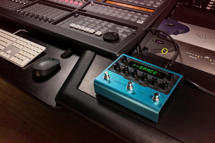 Produktbild IK Multimedia X-Space (Gitarre)