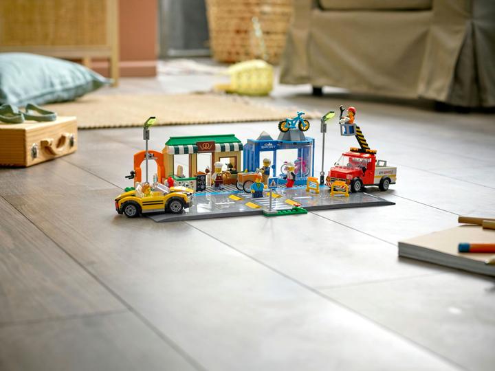 Produktbild LEGO Einkaufsstrasse mit Geschäften (60306, LEGO City)