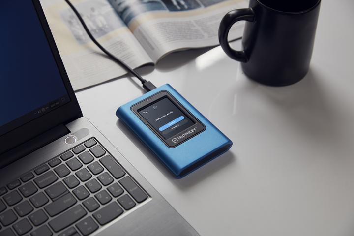 Actual product image Kingston IronKey Vault Privacy 80 (1920 GB)
