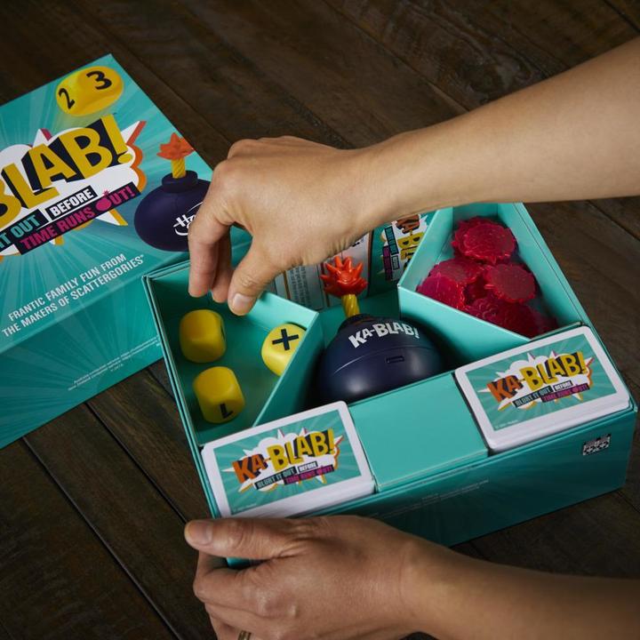 Actual product image Hasbro Gaming Ka-Blab! Party card game (Danish, Norwegian)