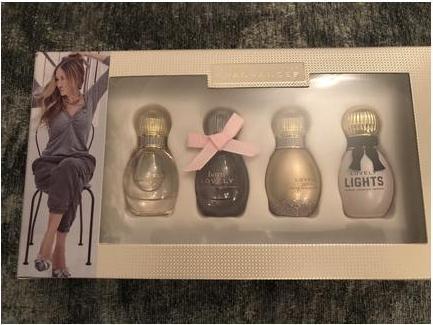 Immagine prodotto Elizabeth Arden Born Lovely e Lovely EDP Miniatures Gift Set 5ml ciascuno (Set profumo)