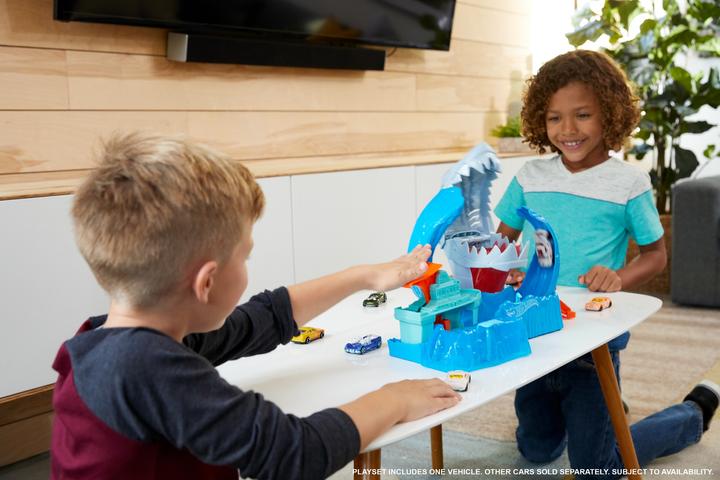 Actual product image Hot Wheels Robo Shark Frenzy Play Set