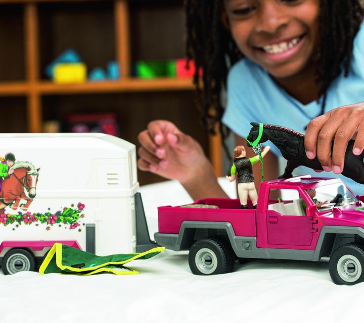Actual product image Schleich Pick-up with horse trailer
