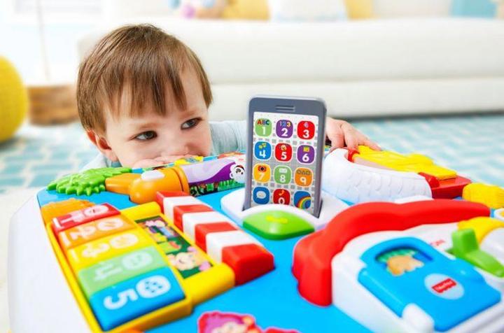 Image du produit Fisher-Price Table d'apprentissage Laugh & Learn Puppy's Around the Town (en anglais)