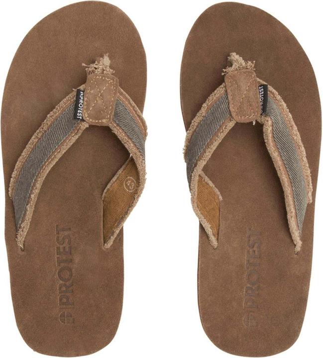 MGA Gabon schlägt Frauenflip -Flops (45)