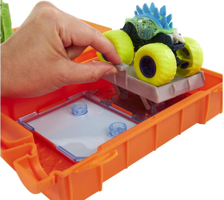 Produktbild Hot Wheels Monster Trucks Stunt N' Go Fossil Fuel Playset (EC)