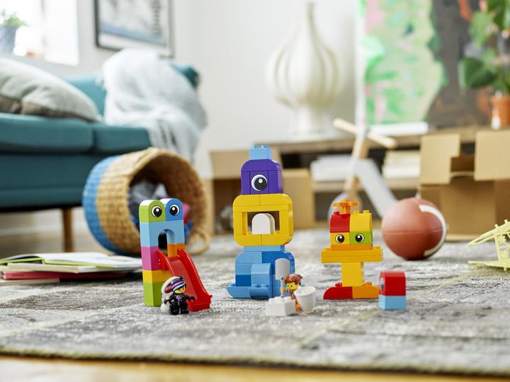 Actual product image LEGO DUPLO visitors from the Duplo Planet (10895)