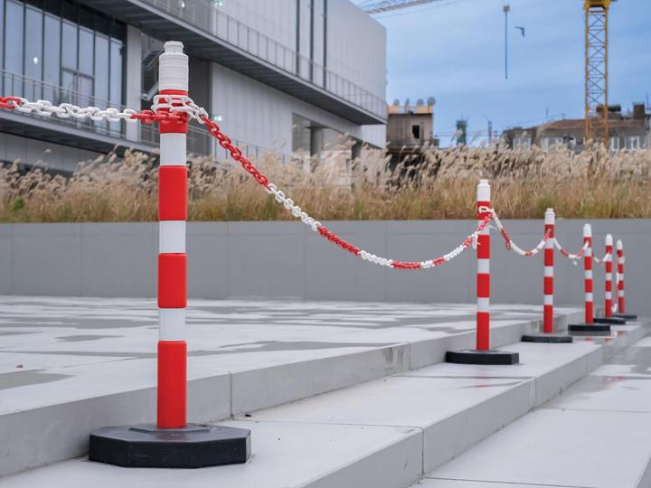 Image du produit Velleman CHAÎNE ROUGE/BLANC 8 mm SUR DÉVIDOIR - 25 m