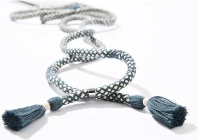 Produktbild Etuui Necklace-Cover mit Kordel und Silber Accessoires