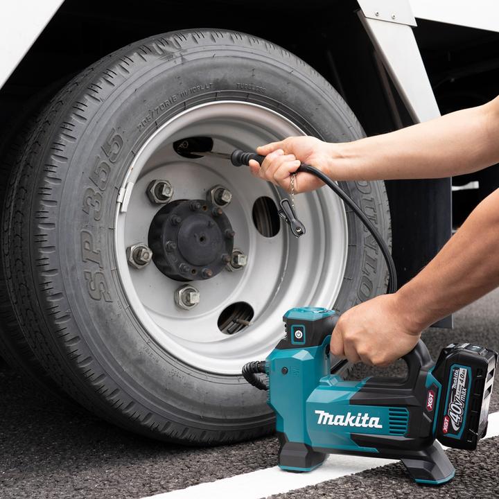Productafbeelding Makita TE00000796 Professionele luchtpompadapter voor auto- en vrachtwagenbanden 0º