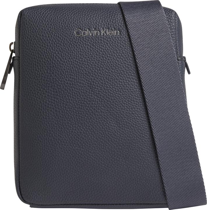 Actual product image Calvin Klein K50K508695-BA7 (51% RECYCLED POLYESTER, 49% POLYURETHANE)