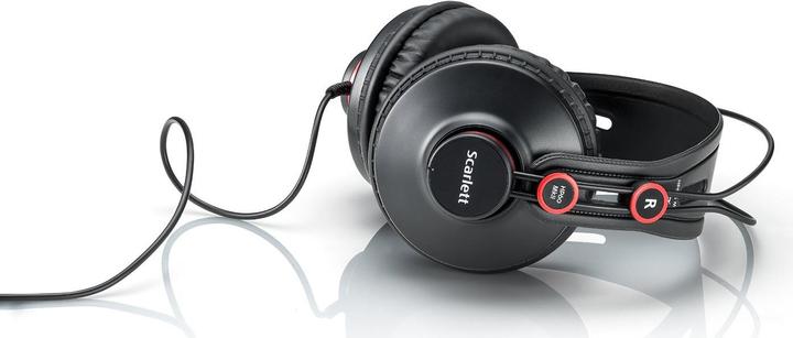 Actual product image Focusrite Scarlett 2i2 Studio Set 2nd Gen (USB)