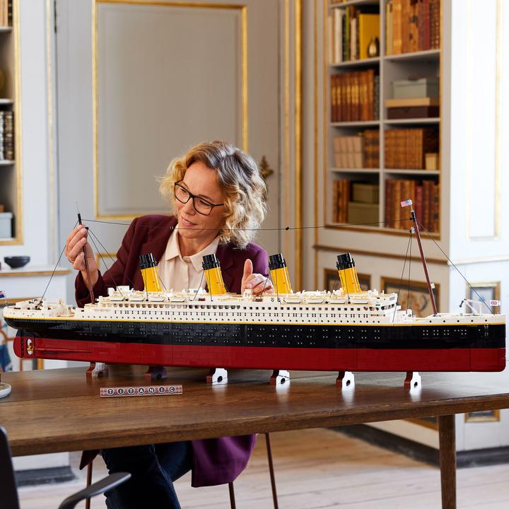 Actual product image LEGO Titanic (10294, LEGO Creator Expert, LEGO Rare Sets)
