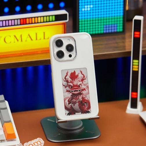 Immagine prodotto PhoneLook Cover fai da te con display E-Ink e tecnologia NFC per sfondi fotografici personalizzati (Apple iPhone 15 Pro)