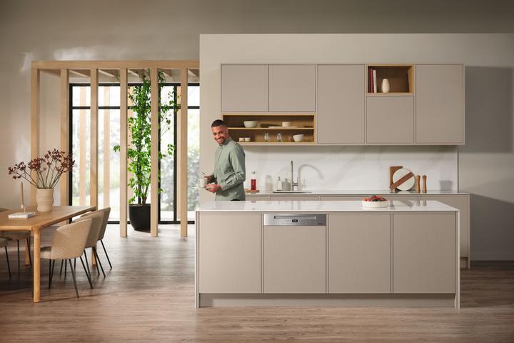 Actual product image Miele Dishwasher 12649260 Stainless steel CleanSteel
