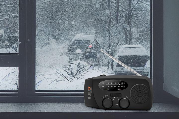Actual product image Technaxx Hand Crank And (FM, AM)