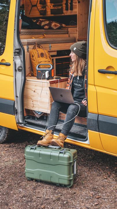 Actual product image Jackery Explorer 240 (240 Wh, 3 kg)