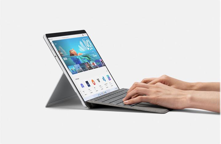 Produktbild Microsoft Surface Pro Signature Keyboard mit Slim Pen 2 (CH)