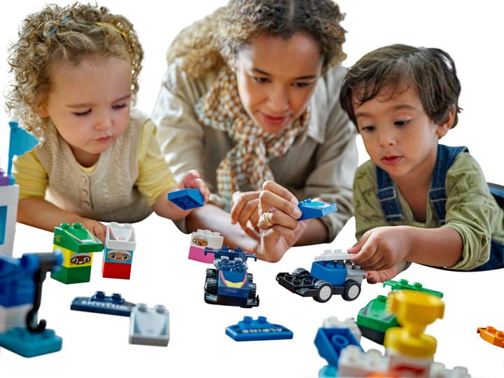 Productafbeelding LEGO F1 Team Rennautos mit Rennfahrern (10445)