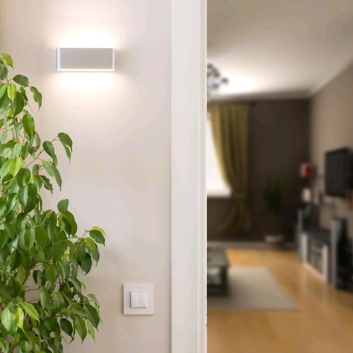 Image du produit V-TAC VT8057 12 W LED UpDown Soft Light pour l'extérieur Grand, 6400 K, corps gris, IP6 (1155 lm)