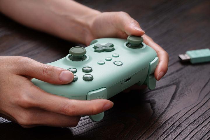 Actual product image 8bitdo Ultimate C 2.4G Green (Windows, Android)